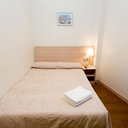 ברצלונה Hostal Excellence מראה חיצוני תמונה