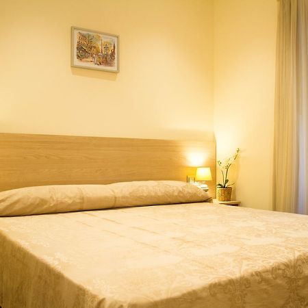 ברצלונה Hostal Excellence מראה חיצוני תמונה