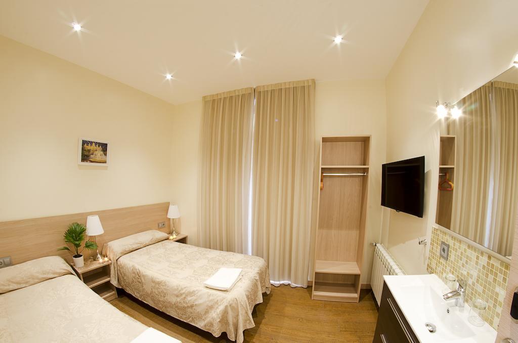 ברצלונה Hostal Excellence מראה חיצוני תמונה