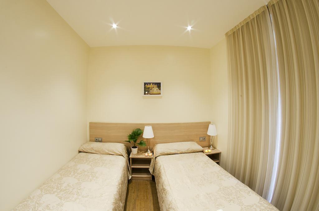 ברצלונה Hostal Excellence מראה חיצוני תמונה