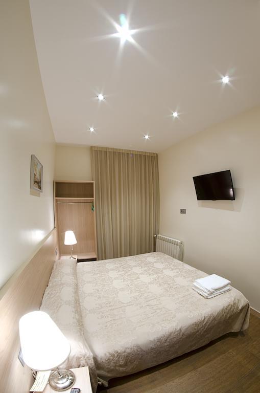 ברצלונה Hostal Excellence מראה חיצוני תמונה