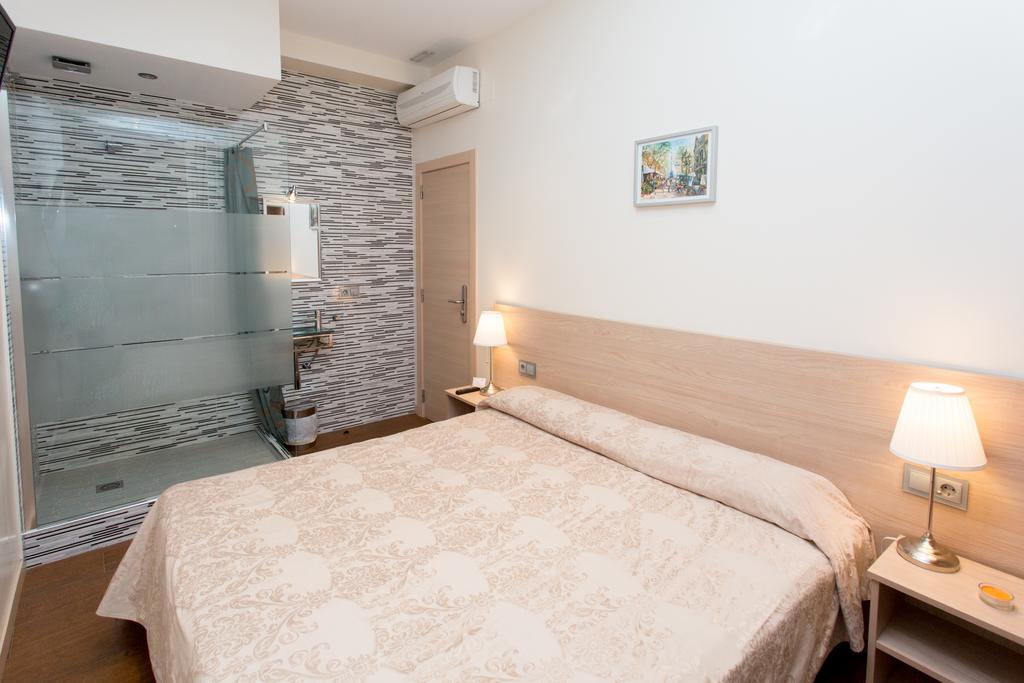 ברצלונה Hostal Excellence מראה חיצוני תמונה