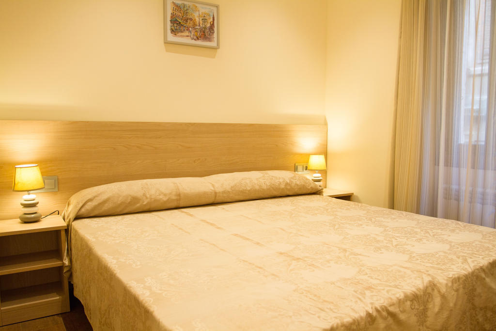 ברצלונה Hostal Excellence מראה חיצוני תמונה