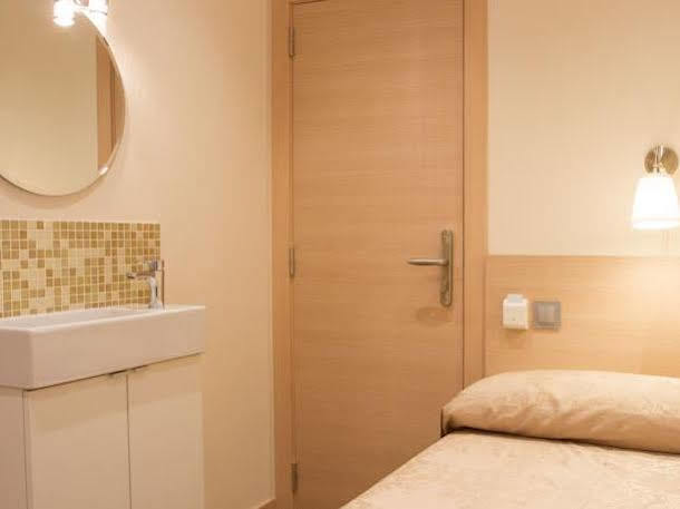 ברצלונה Hostal Excellence מראה חיצוני תמונה